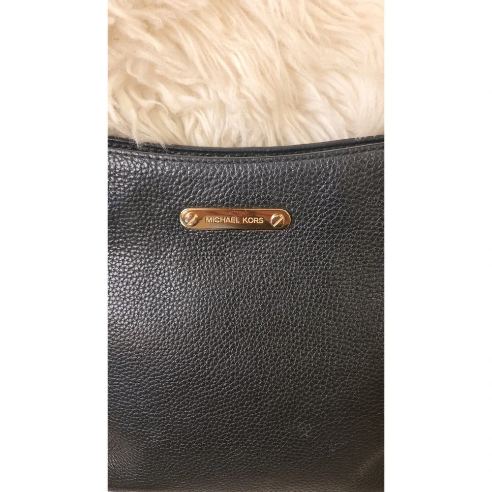 MK50 Michael Kors Messenger crossbody